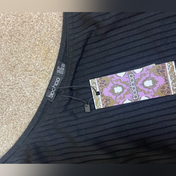 Boohoo NWT size 6 one shoulder black ribbed bodysuit - Picture 3 of 4